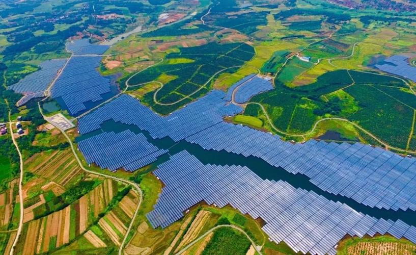 光伏產業新里程碑 截至7月底我國新增裝機達130.9吉瓦，清潔能源轉型加速